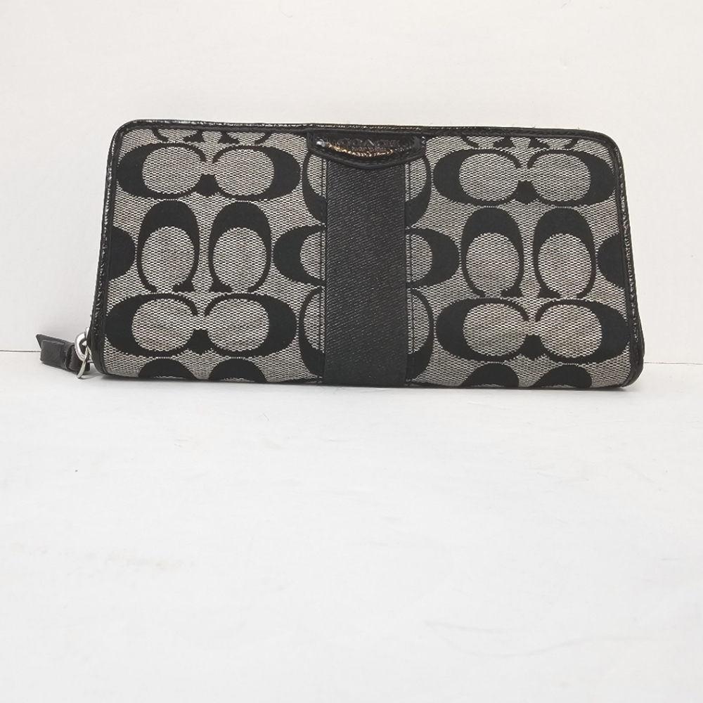 Coach Black Gray Signature JacquardLarge Zip Around Wallet